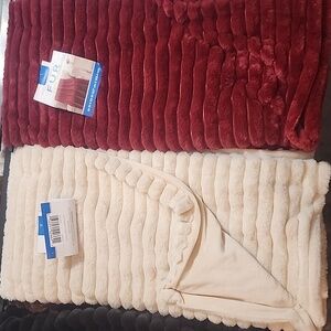 (SOLD SEPARATELY) Ribbed fur throw blanket (multiple colors)